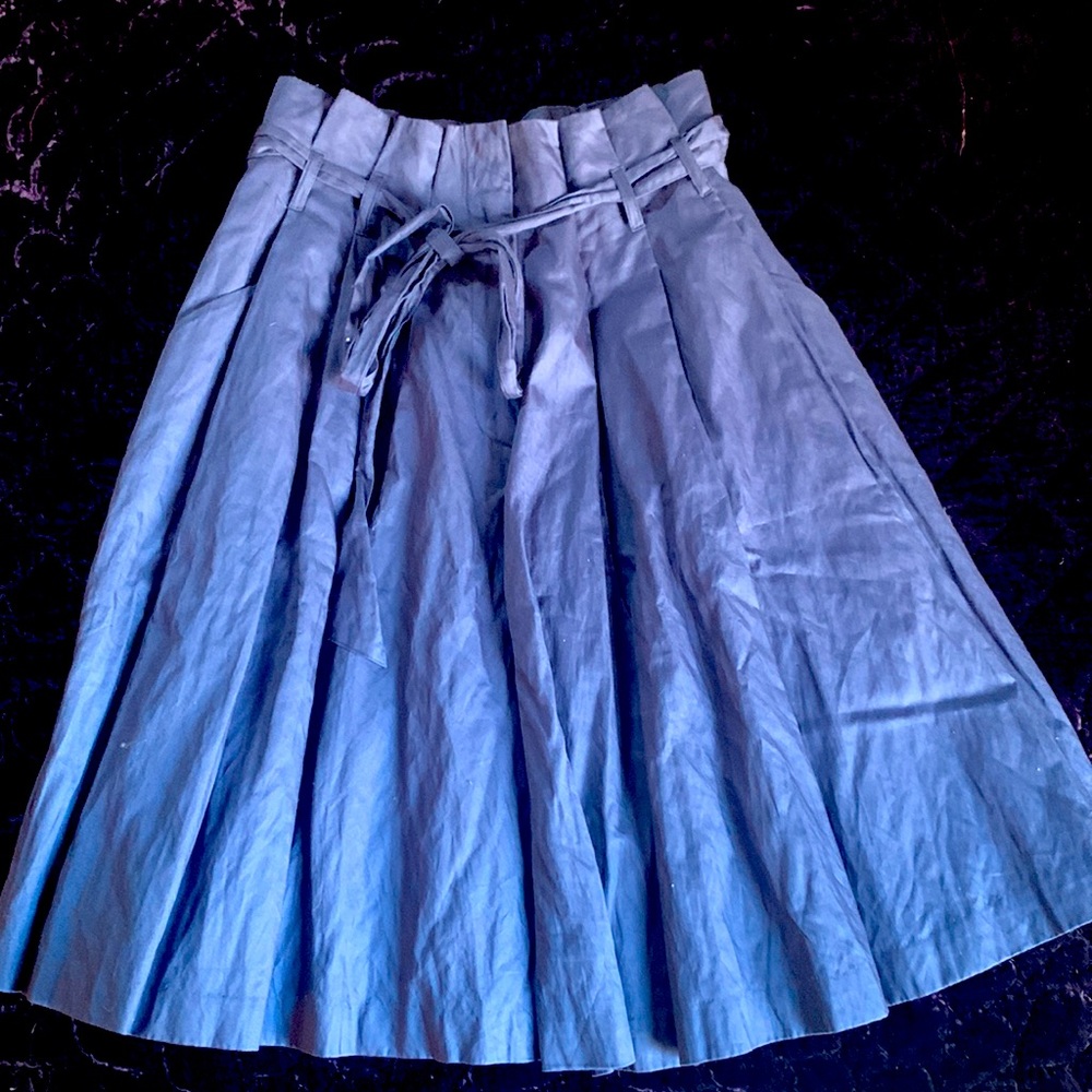 Gorgeous pleated H&M royal blue skirt